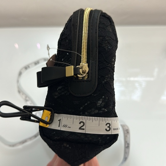 Victoria’s Secret black lace cosmetic bag with gold hardware - Picture 9 of 9